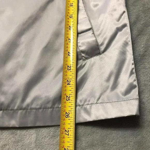 Wrangler Silver Water Resistant Light Jacket Size Medium - Picture 14 of 14